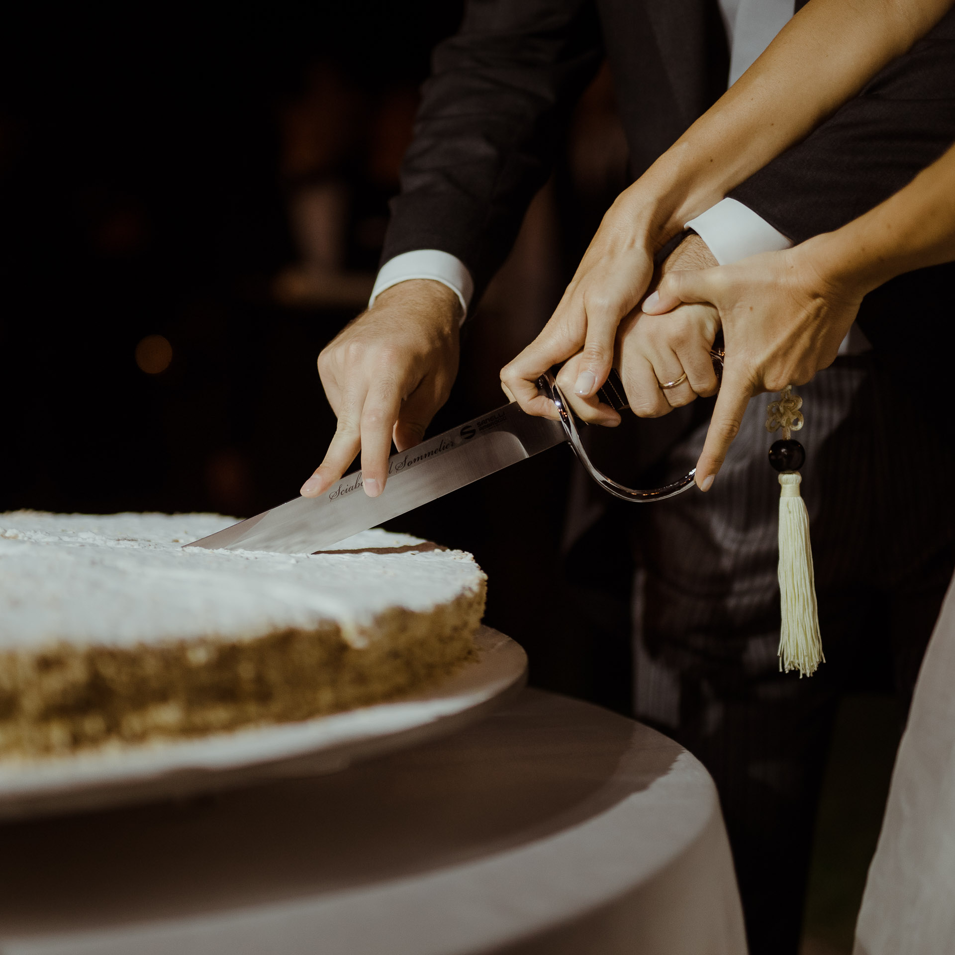 Cutting Cake Center Center Cut Cake GIF - Cutting Cake Center Center Cut  Cake Cake Cutting - Discover & Share GIFs